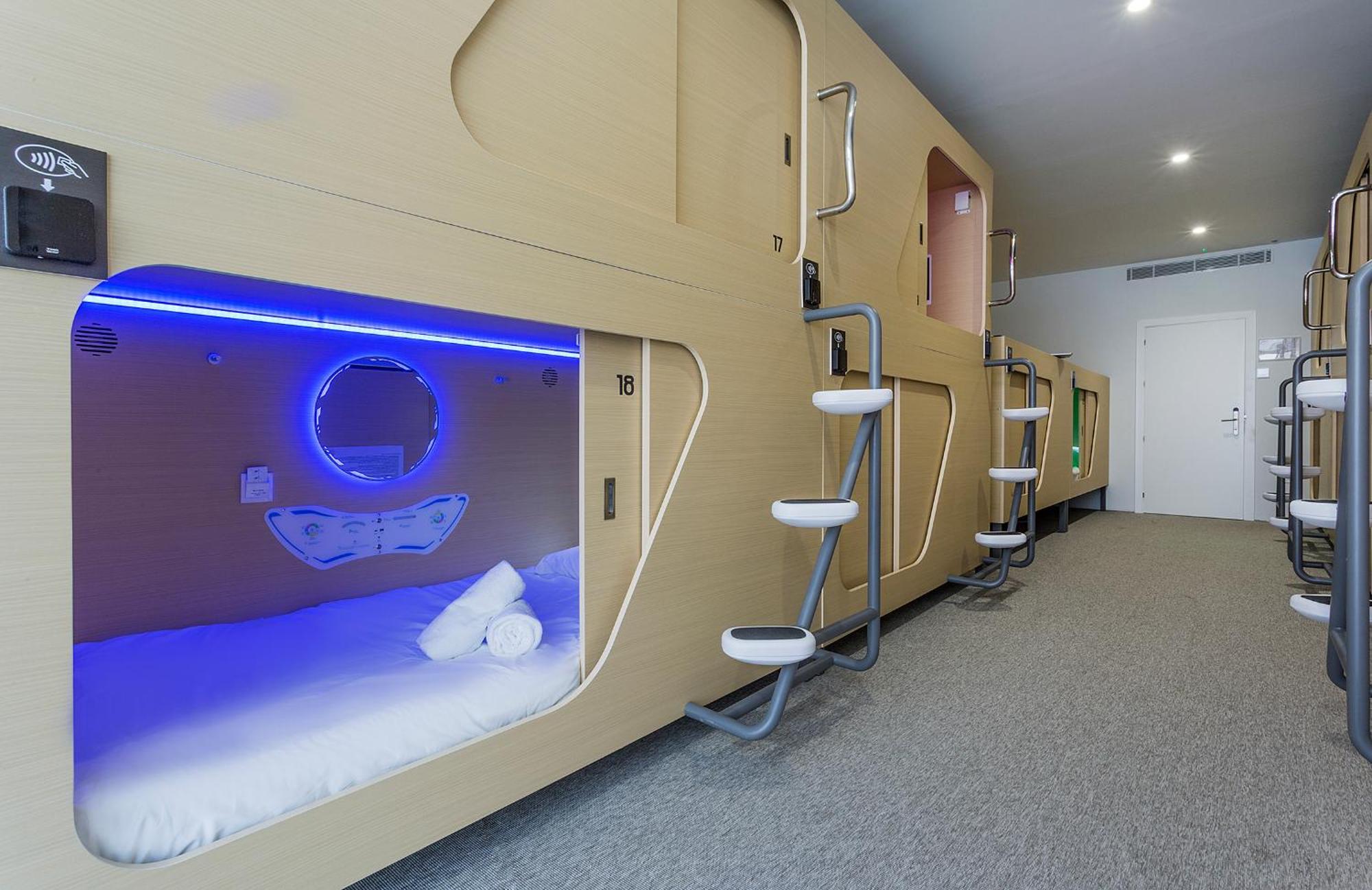Urban Cube Hostel Sevilla Экстерьер фото